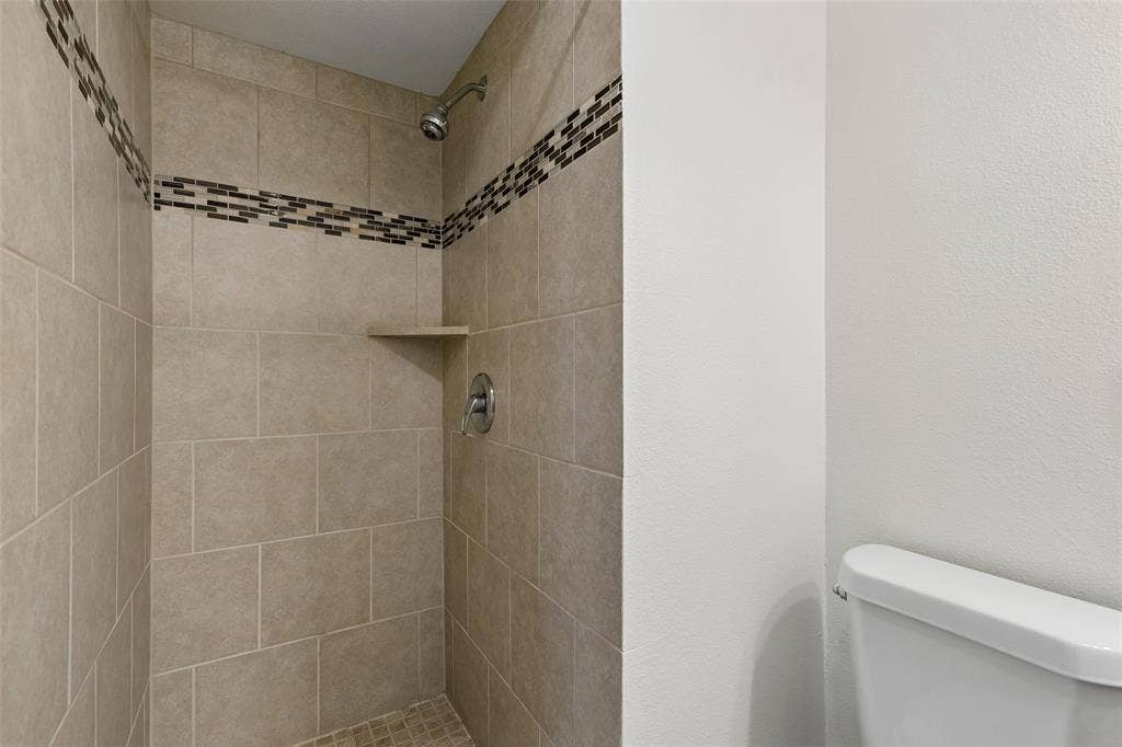 1723 Carlisle Street, Irving, TX 75062 1723 Carlisle Street, Irving, TX 75062