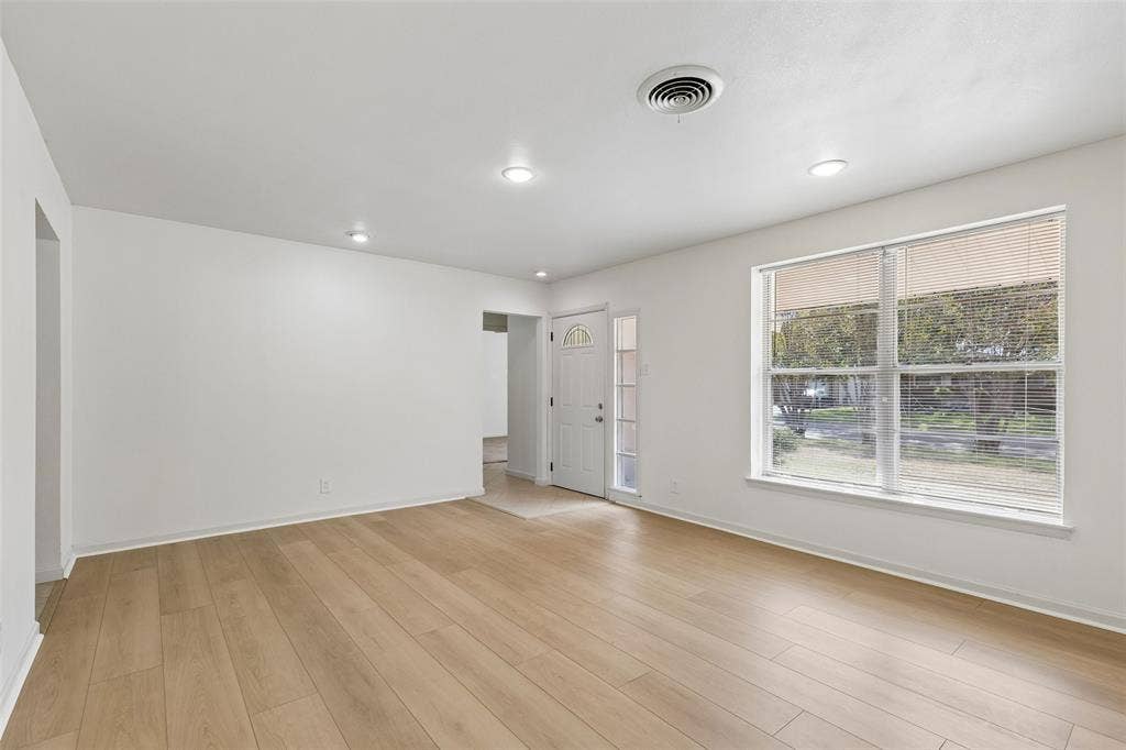 1723 Carlisle Street, Irving, TX 75062 1723 Carlisle Street, Irving, TX 75062