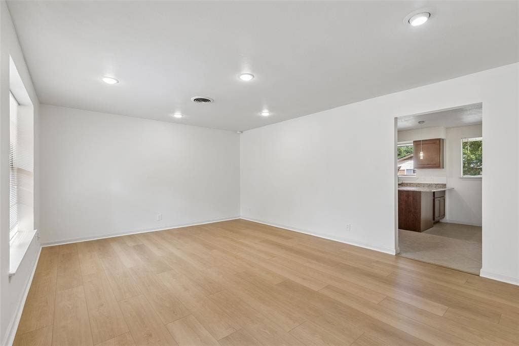 1723 Carlisle Street, Irving, TX 75062 1723 Carlisle Street, Irving, TX 75062