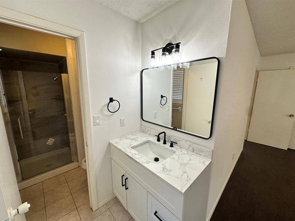 5410 Kings Manor Drive, Lake Dallas, TX 75065 5410 Kings Manor Drive, Lake Dallas, TX 75065