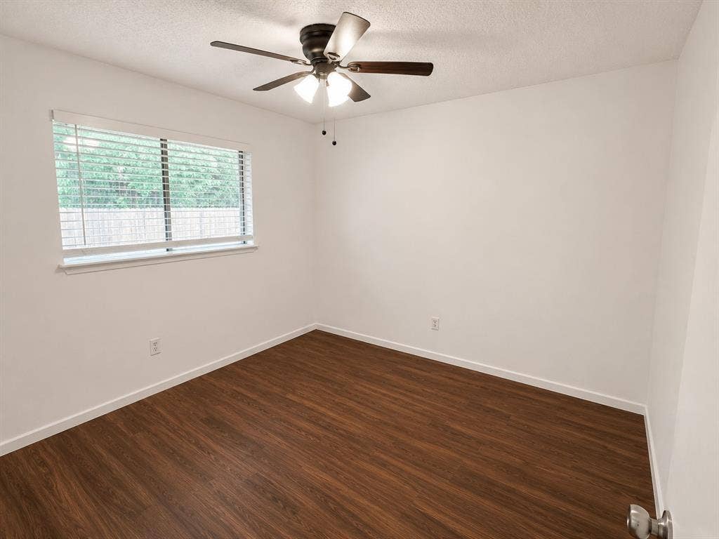 5410 Kings Manor Drive, Lake Dallas, TX 75065 5410 Kings Manor Drive, Lake Dallas, TX 75065