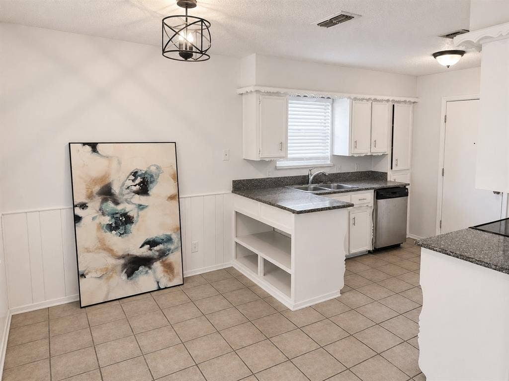 5410 Kings Manor Drive, Lake Dallas, TX 75065 5410 Kings Manor Drive, Lake Dallas, TX 75065