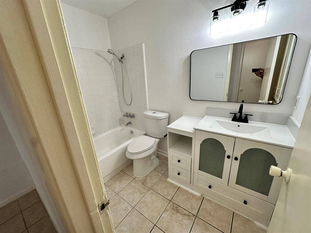 5410 Kings Manor Drive, Lake Dallas, TX 75065 5410 Kings Manor Drive, Lake Dallas, TX 75065