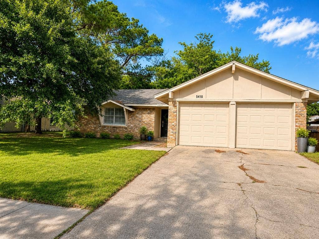 5410 Kings Manor Drive, Lake Dallas, TX 75065 5410 Kings Manor Drive, Lake Dallas, TX 75065