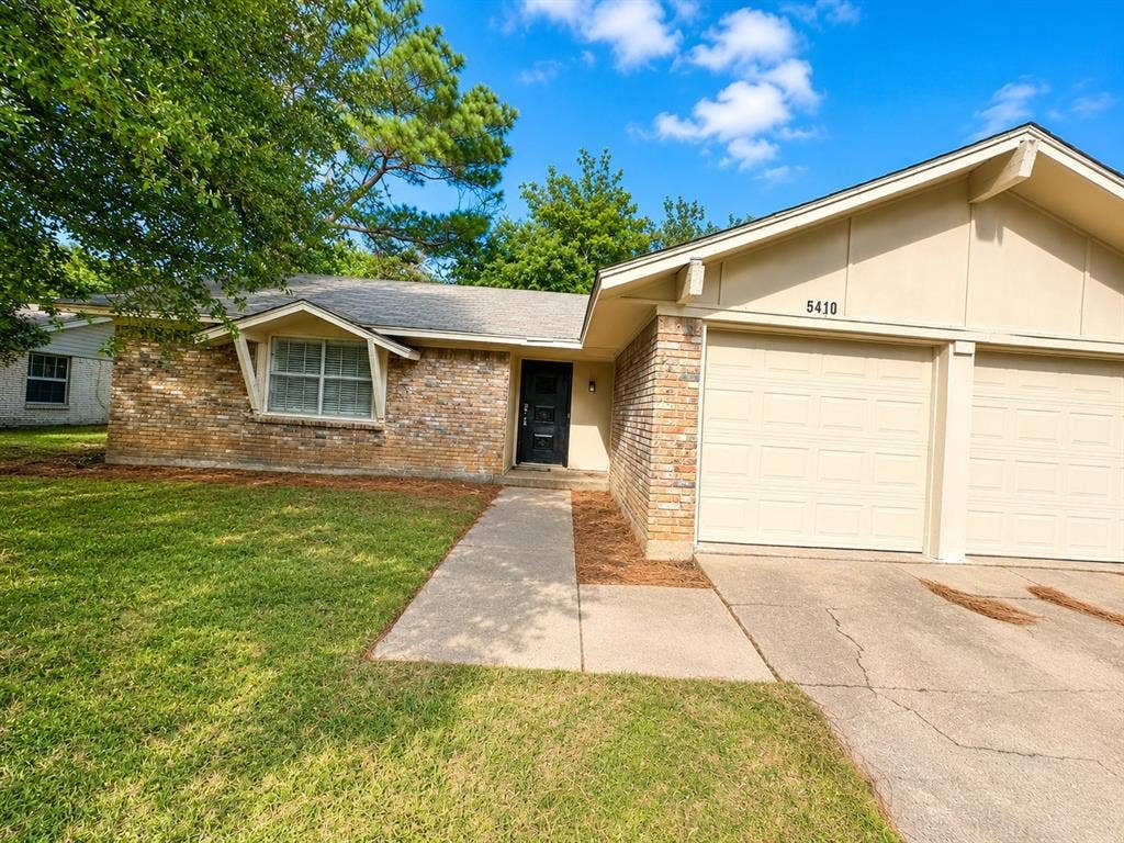 5410 Kings Manor Drive, Lake Dallas, TX 75065 5410 Kings Manor Drive, Lake Dallas, TX 75065