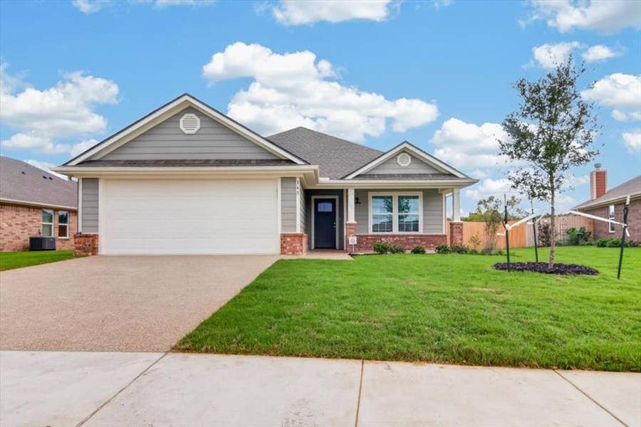 Property photo for 745 Heston Circle, Robinson, TX