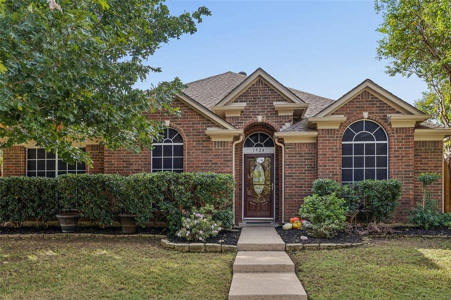 Property photo for 1524 Fairfield Court, Lewisville, TX