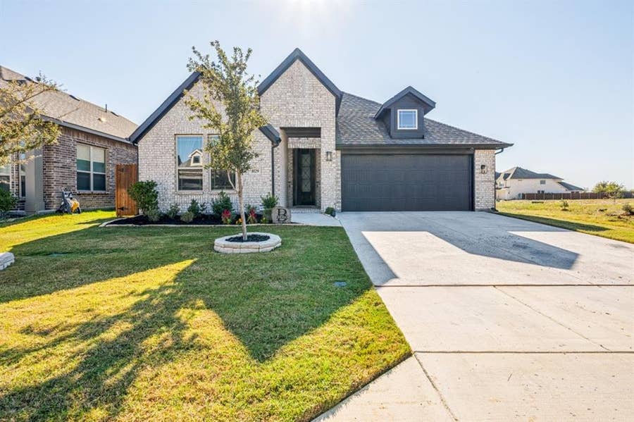 Property photo for 1029 River Oaks Drive, Godley, TX