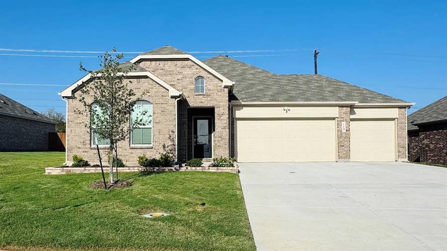 Property photo for 113 Loving Trail, Justin, TX