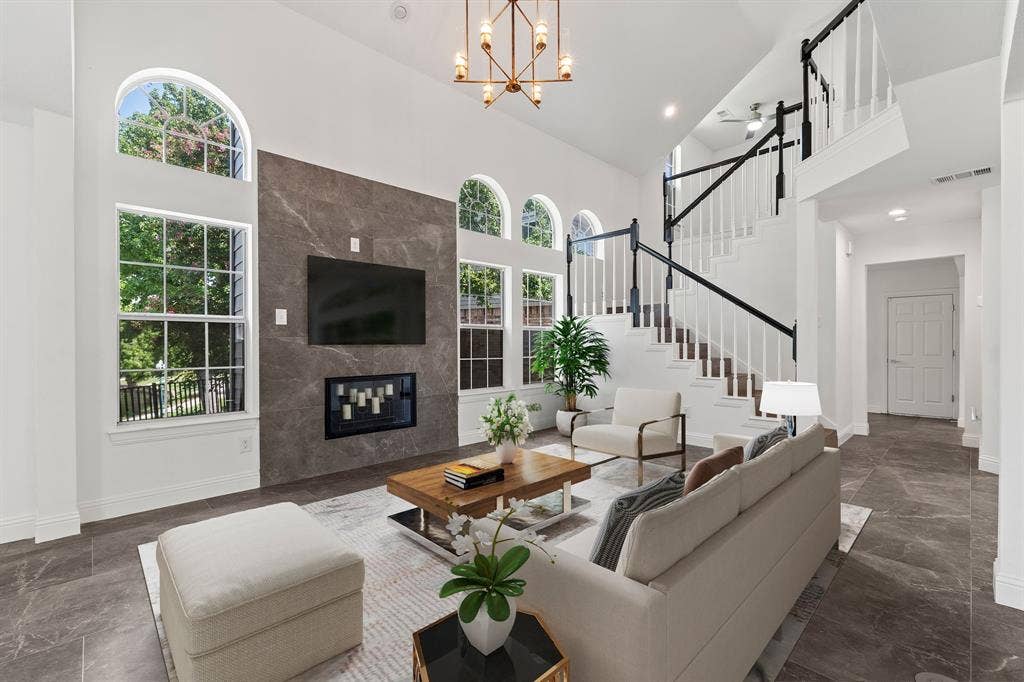 9418 Blue Jay Way, Irving, TX 75063 9418 Blue Jay Way, Irving, TX 75063