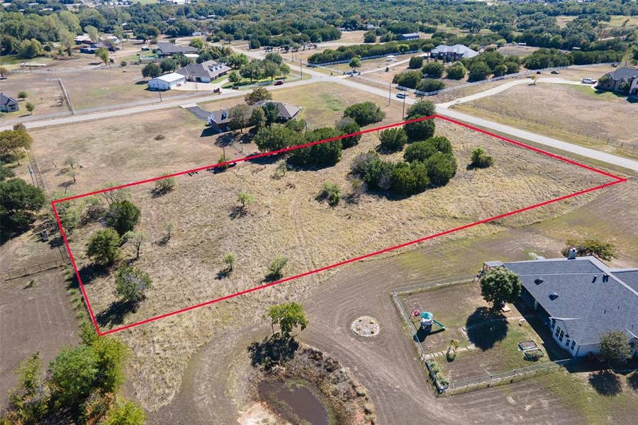 Property photo for 3001 Bob White Drive, Granbury, TX