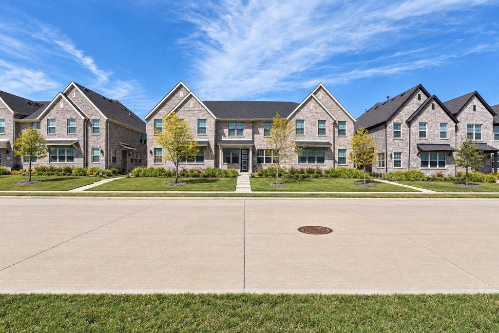 2520 Red Tailed Hawk Lane, McKinney, TX 75071