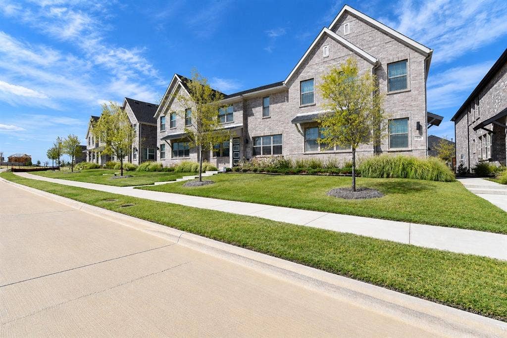 2520 Red Tailed Hawk Lane, McKinney, TX 75071