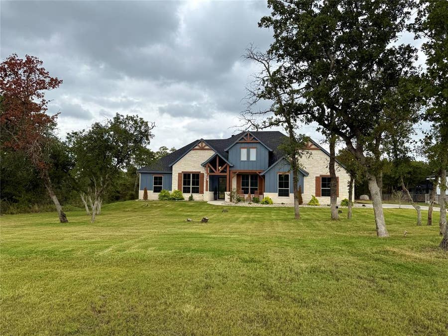 Property photo for 2045 Glenhollow Drive, Weatherford, TX