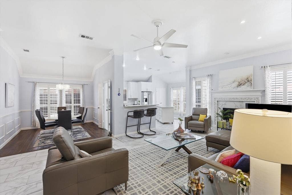 9427 Ponderosa Trail, Irving, TX 75063 9427 Ponderosa Trail, Irving, TX 75063