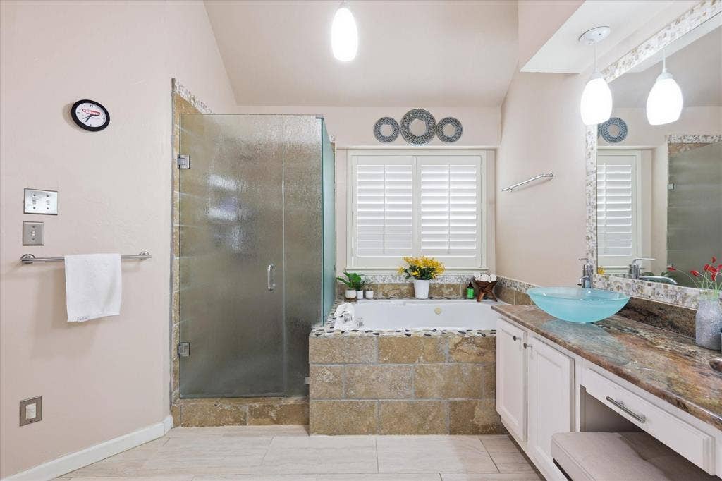 9427 Ponderosa Trail, Irving, TX 75063 9427 Ponderosa Trail, Irving, TX 75063