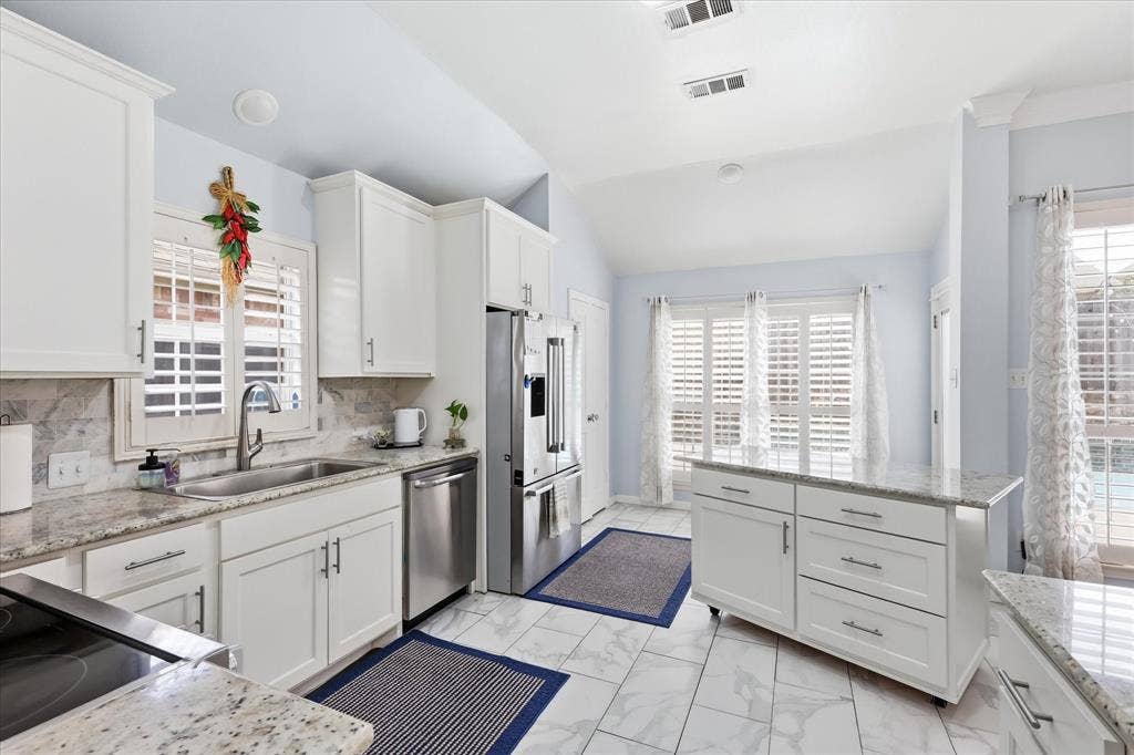 9427 Ponderosa Trail, Irving, TX 75063 9427 Ponderosa Trail, Irving, TX 75063