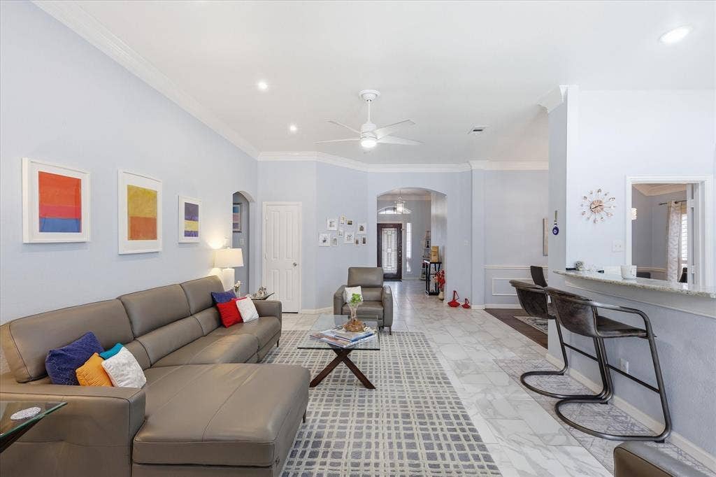 9427 Ponderosa Trail, Irving, TX 75063 9427 Ponderosa Trail, Irving, TX 75063