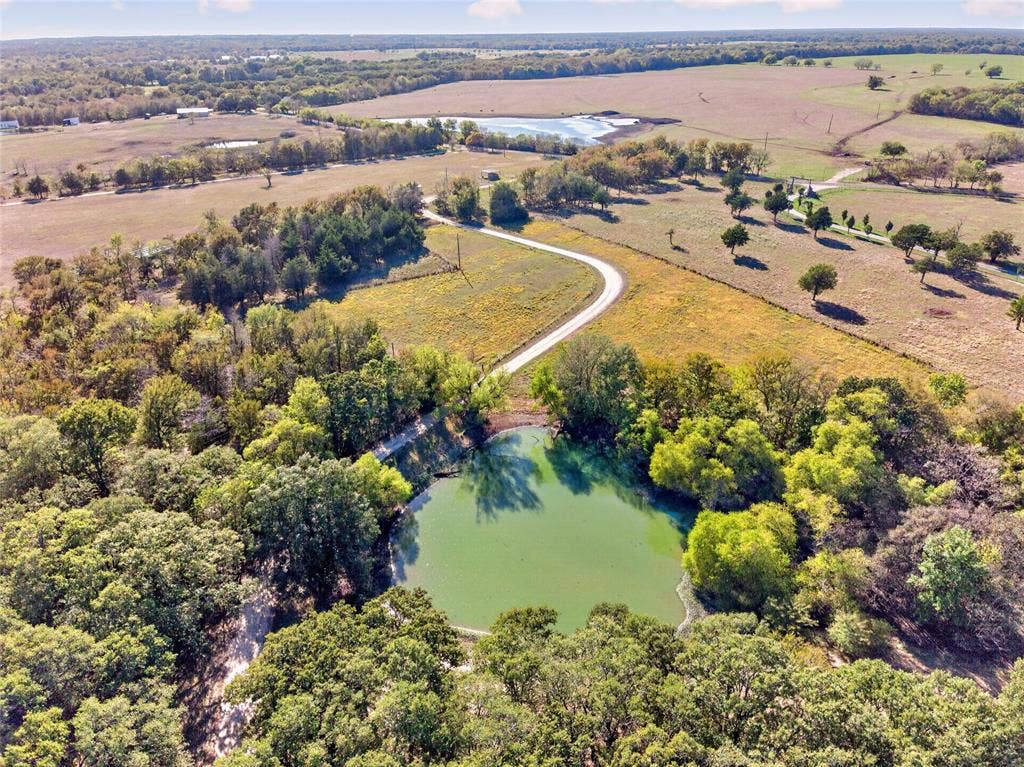 1747 Willie Dennis Road, Terrell, TX 75160