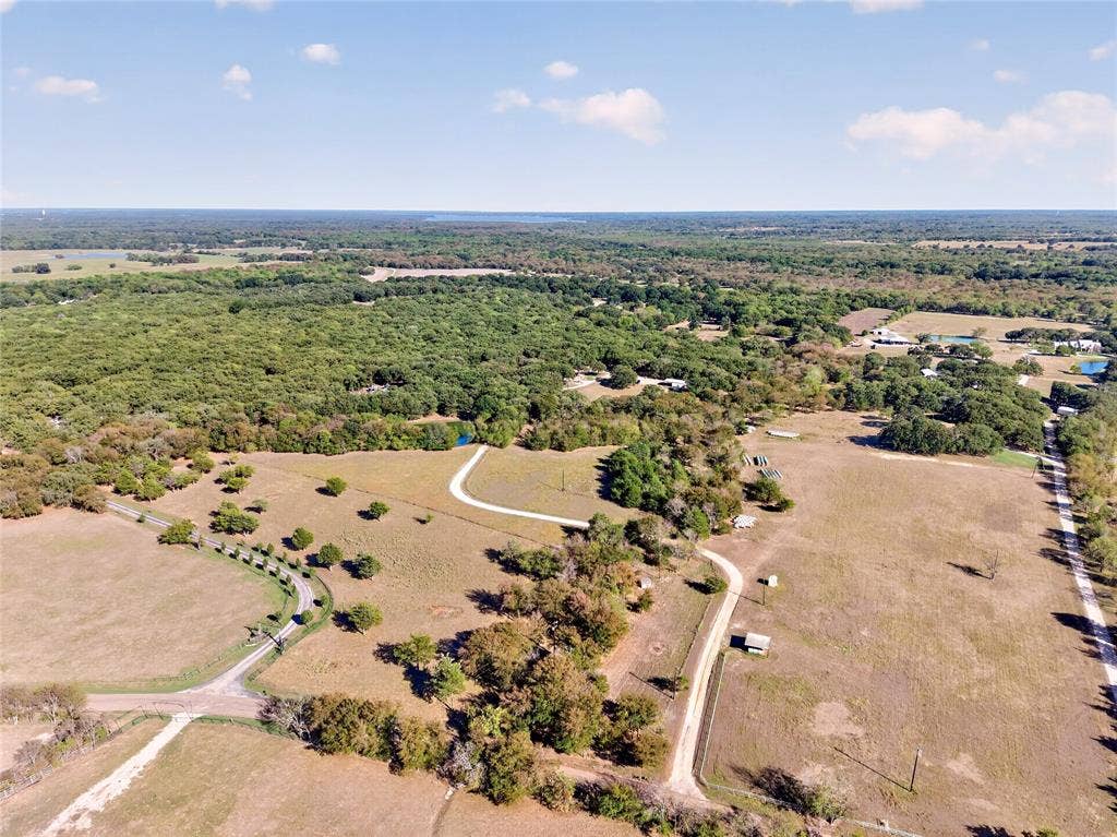 1747 Willie Dennis Road, Terrell, TX 75160