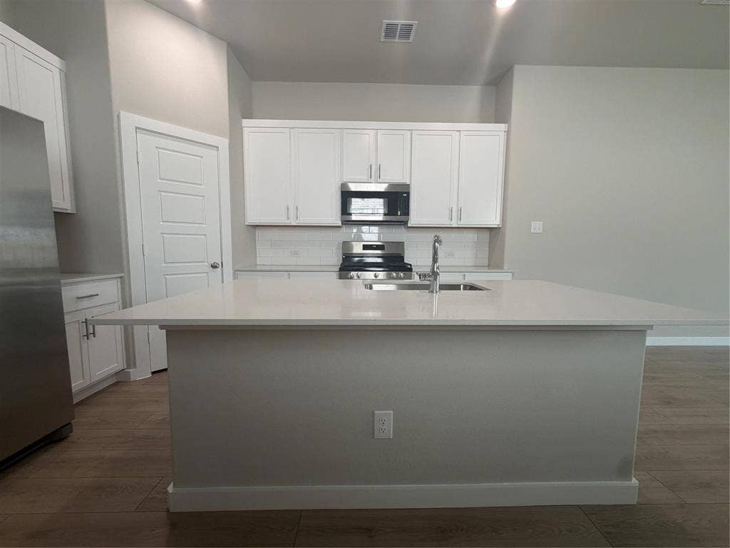 810 Knox River Drive, Princeton, TX 75071 810 Knox River Drive, Princeton, TX 75071