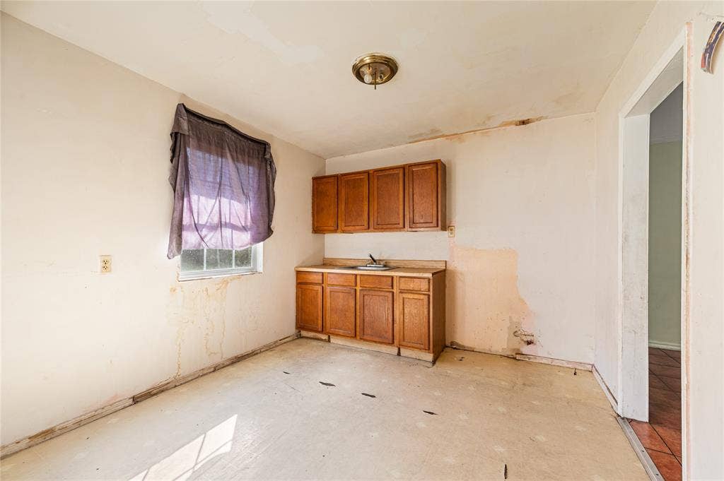6628 Glesman Street, Dallas, TX 75232