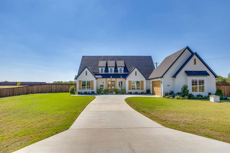Property photo for 1000 Twin Creeks Drive, Weatherford, TX