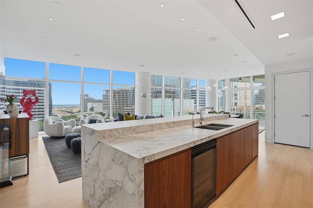 1918 Olive Street, #704, Dallas, TX 75201 1918 Olive Street, #704, Dallas, TX 75201