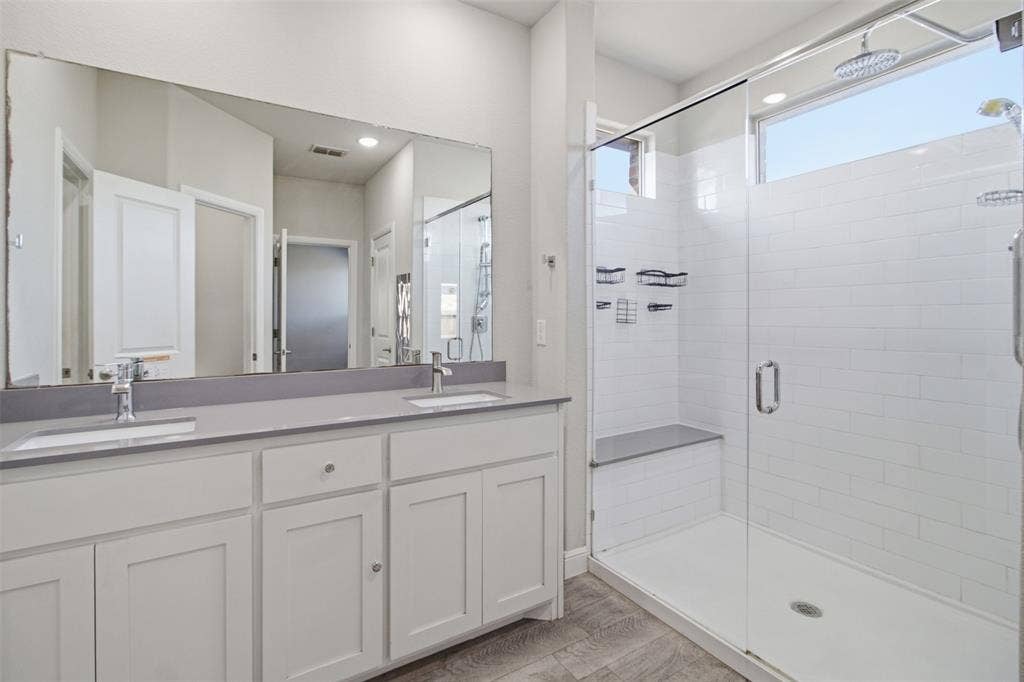 2513 Foules Drive, Glenn Heights, TX 75154 Dual vanity with undermount sinks and chrome fixtures