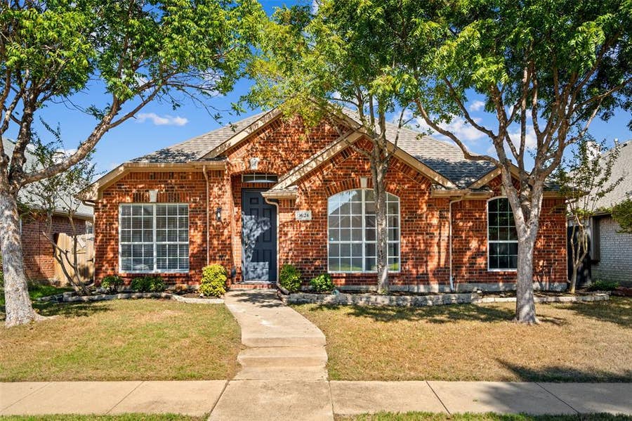 Property photo for 5624 Buckskin Drive, The Colony, TX