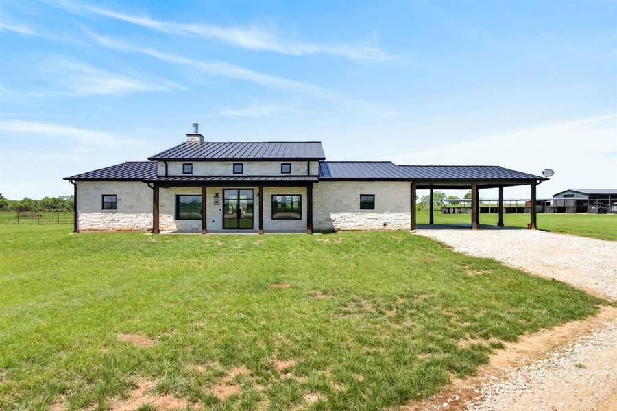 Property photo for 6384 US Highway 281 S, Jacksboro, TX