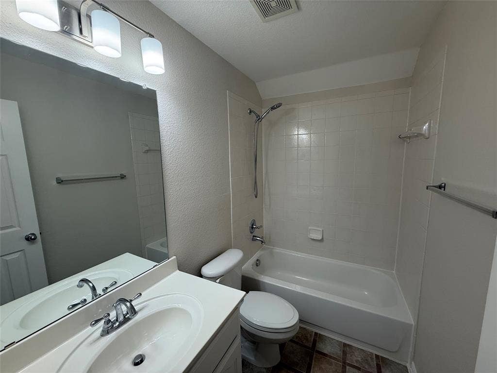 2113 Reston Drive, McKinney, TX 75072 2113 Reston Drive, McKinney, TX 75072