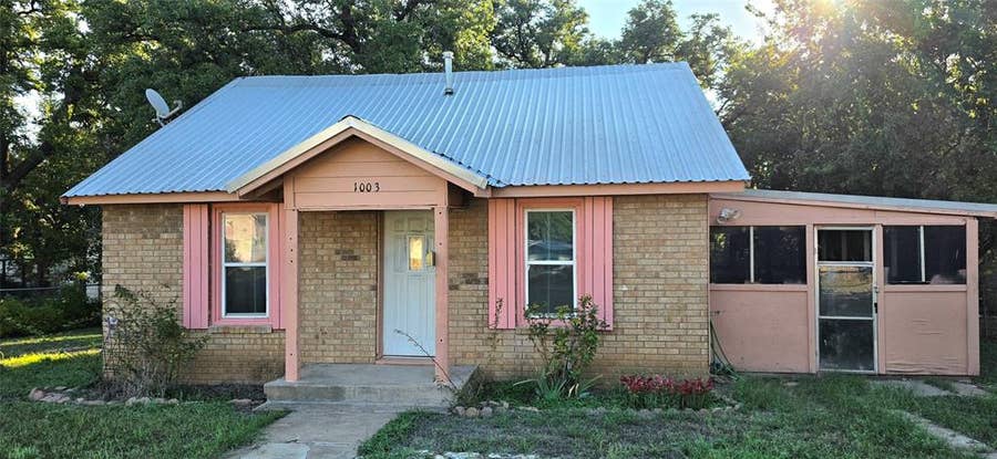 Property photo for 1003 S Walnut Street, Brady, TX