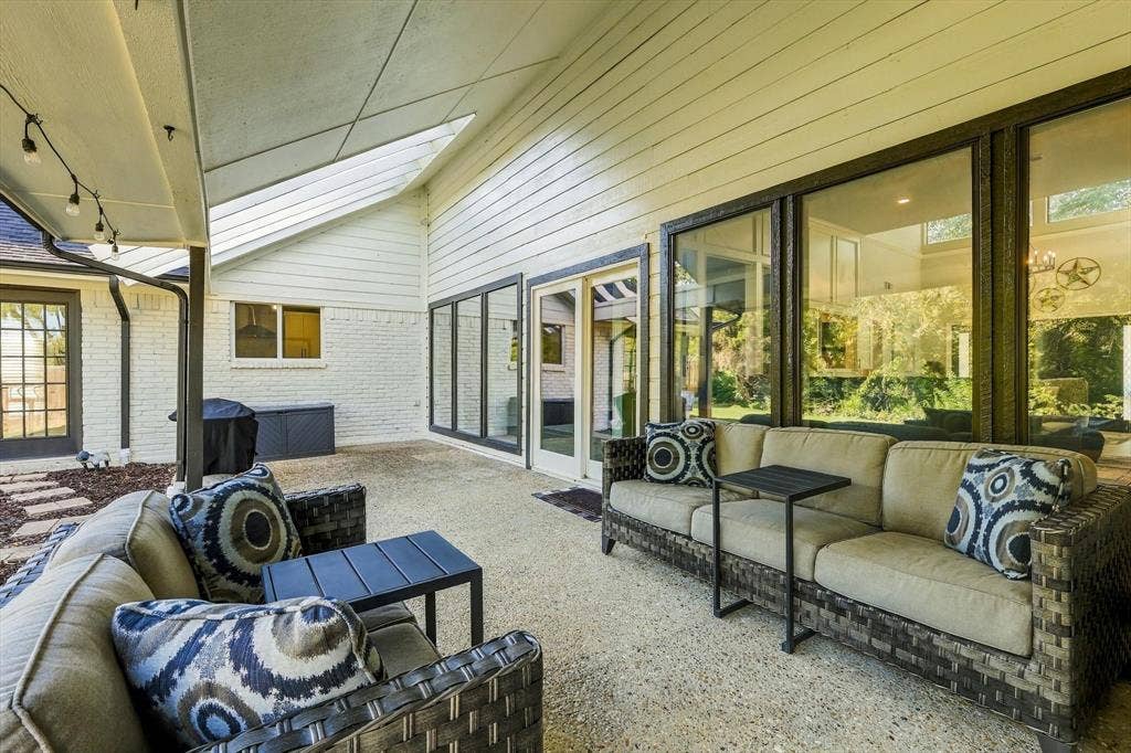 10011 Woodlake Drive, Dallas, TX 75243 10011 Woodlake Drive, Dallas, TX 75243