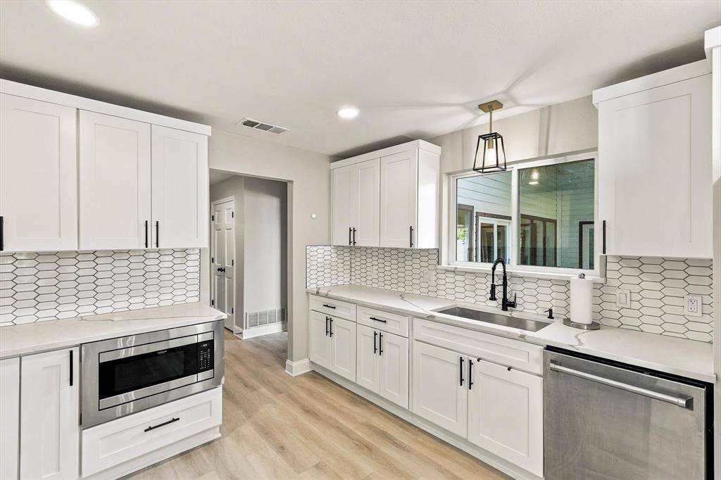 10011 Woodlake Drive, Dallas, TX 75243 10011 Woodlake Drive, Dallas, TX 75243