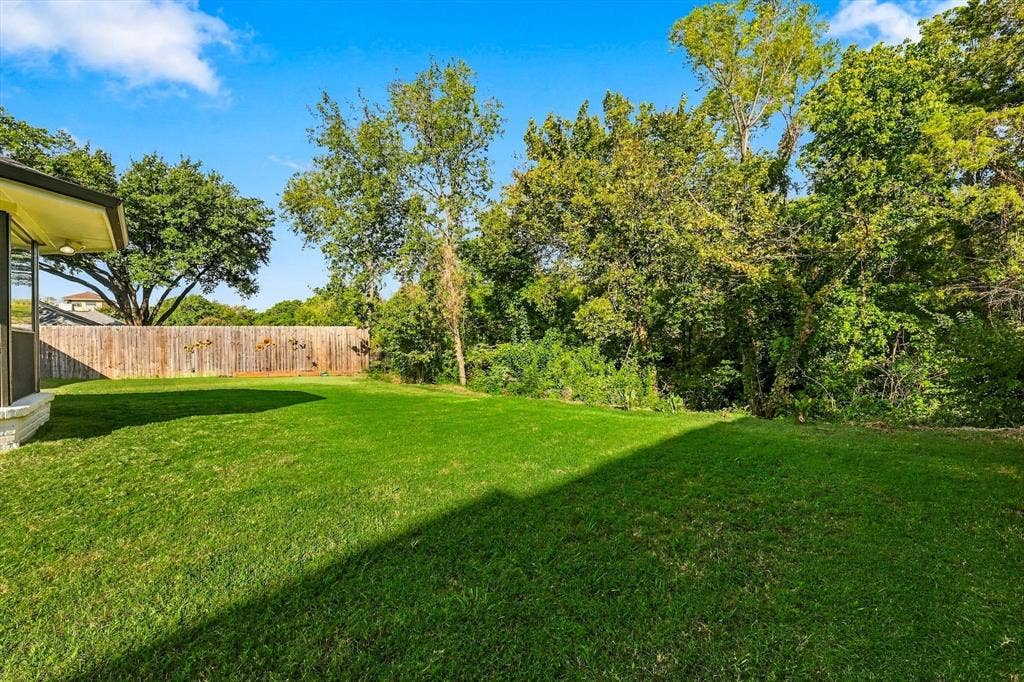 10011 Woodlake Drive, Dallas, TX 75243 10011 Woodlake Drive, Dallas, TX 75243
