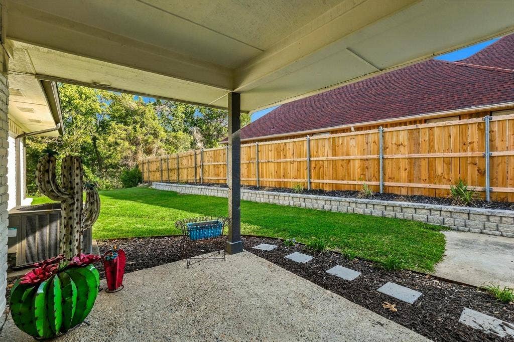 10011 Woodlake Drive, Dallas, TX 75243 10011 Woodlake Drive, Dallas, TX 75243