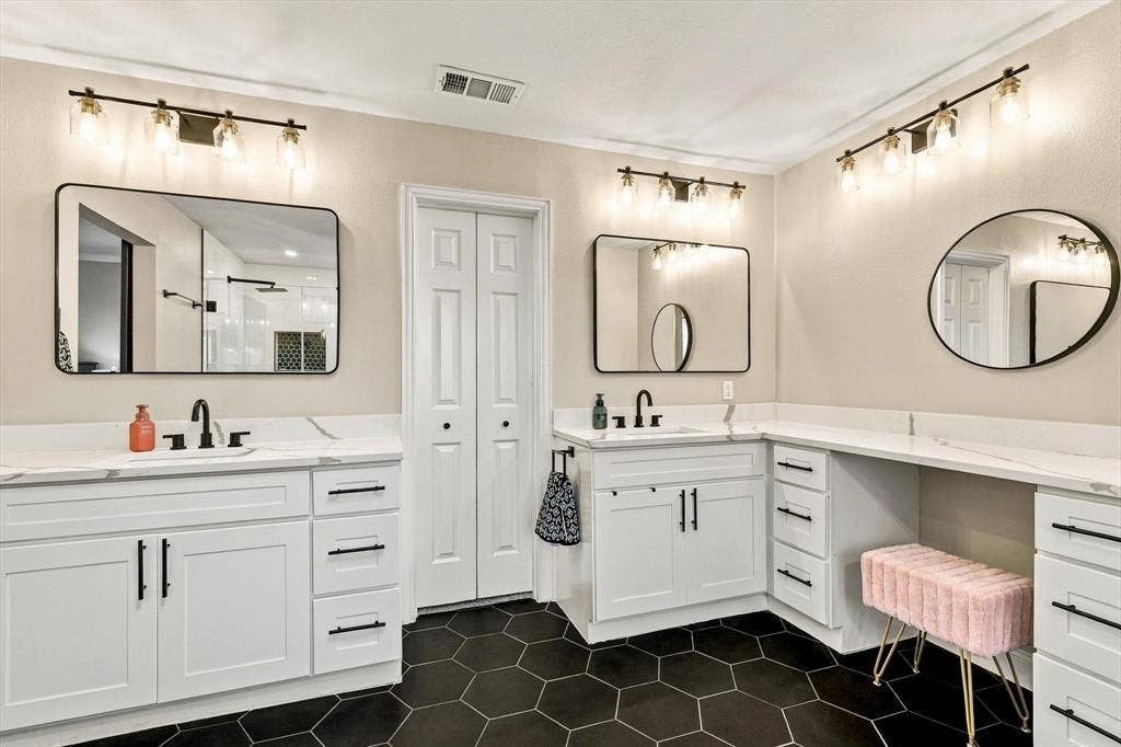 10011 Woodlake Drive, Dallas, TX 75243 10011 Woodlake Drive, Dallas, TX 75243