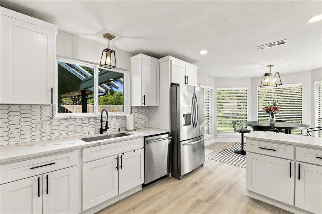 10011 Woodlake Drive, Dallas, TX 75243 10011 Woodlake Drive, Dallas, TX 75243