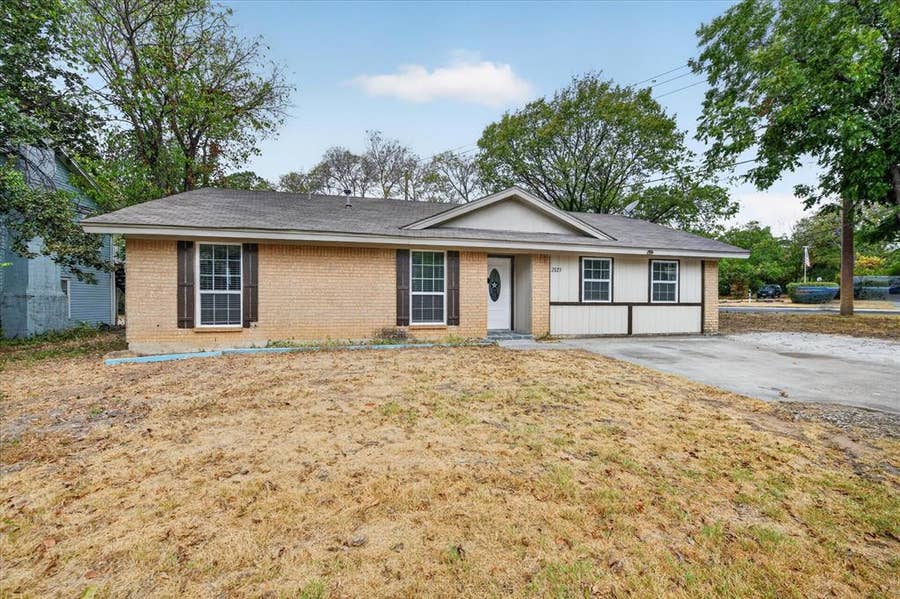 Property photo for 2023 N Bell Avenue, Denton, TX