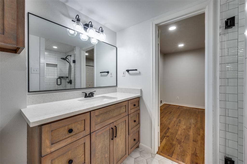 8305 Londonderry Lane, Dallas, TX 75228 8305 Londonderry Lane, Dallas, TX 75228