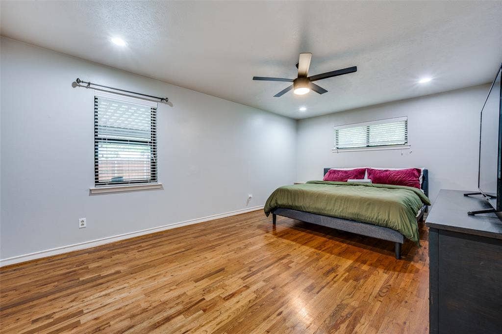8305 Londonderry Lane, Dallas, TX 75228 8305 Londonderry Lane, Dallas, TX 75228
