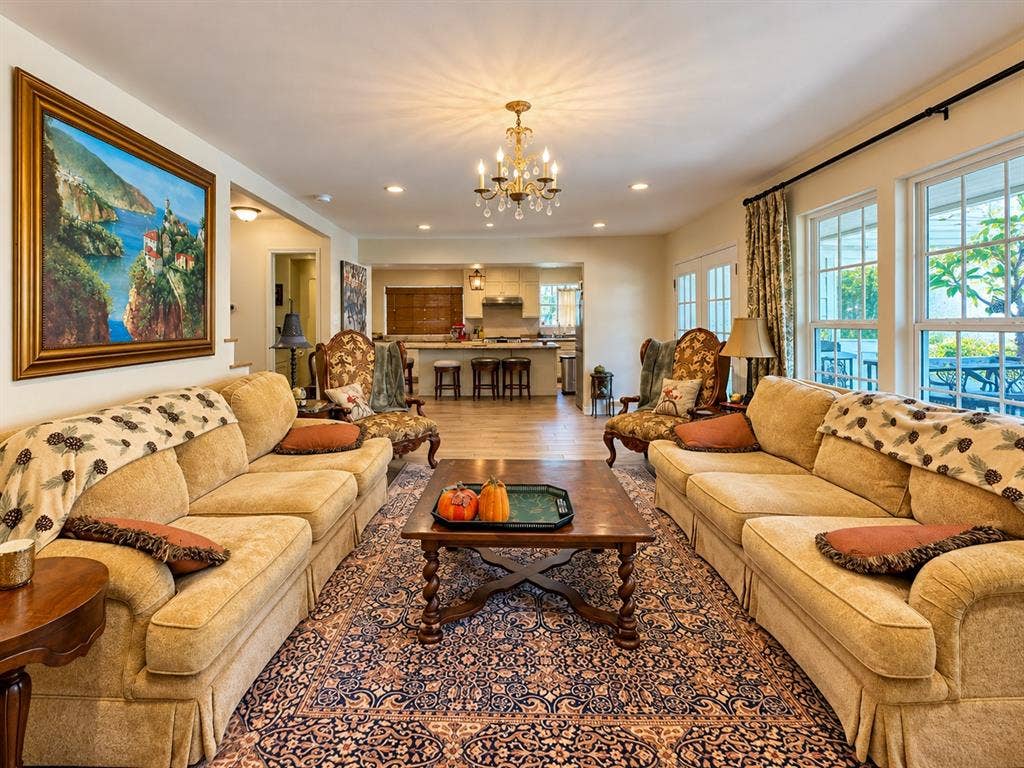 10734 Candlewood Drive, Houston, TX 77042 10734 Candlewood Drive, Houston, TX 77042
