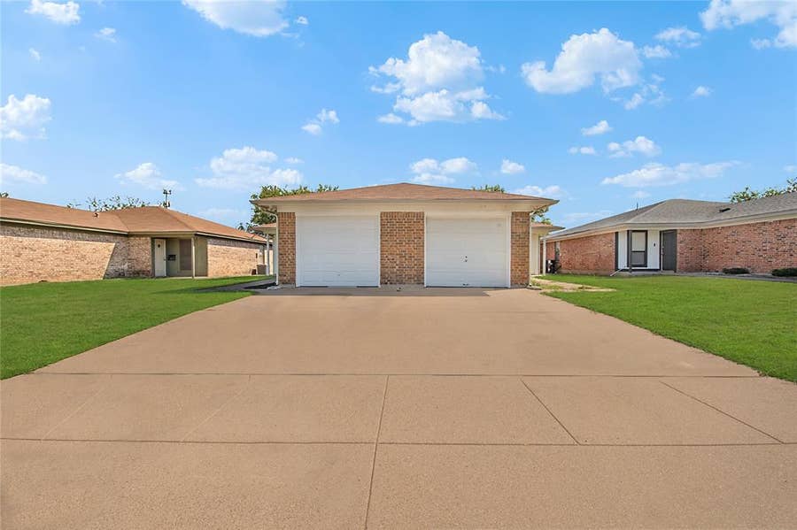 Property photo for 3723 Hulen Park Circle, Fort Worth, TX