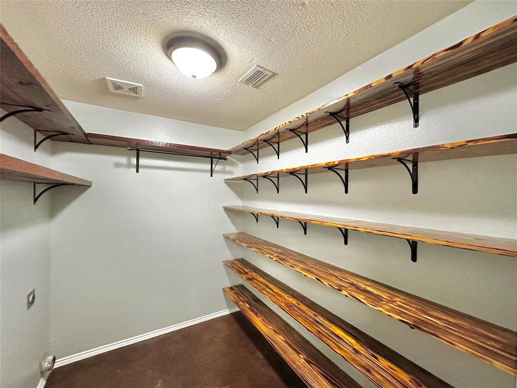 1012 Triple Crown Drive, Fort Worth, TX 76179