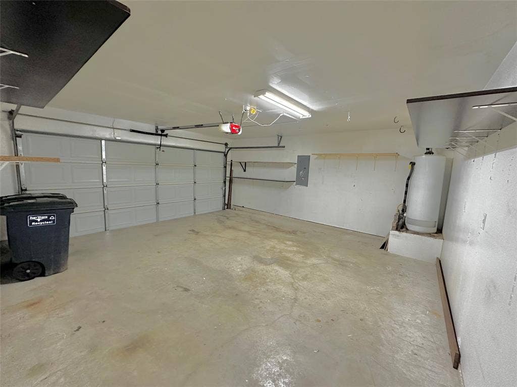 1012 Triple Crown Drive, Fort Worth, TX 76179