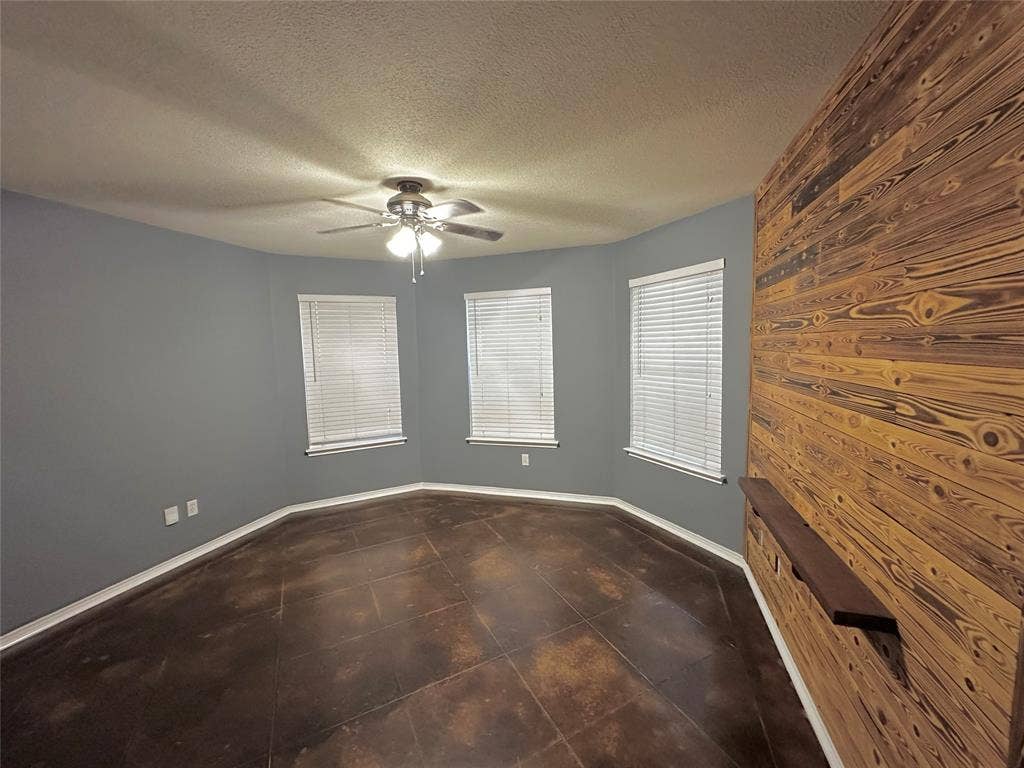 1012 Triple Crown Drive, Fort Worth, TX 76179