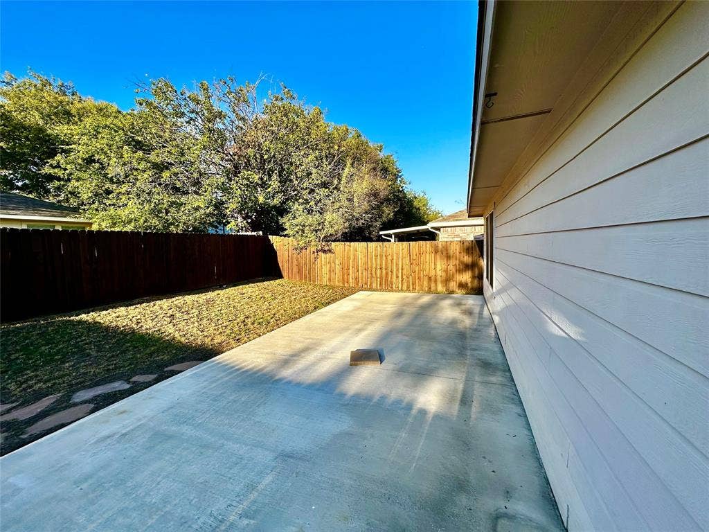 1012 Triple Crown Drive, Fort Worth, TX 76179