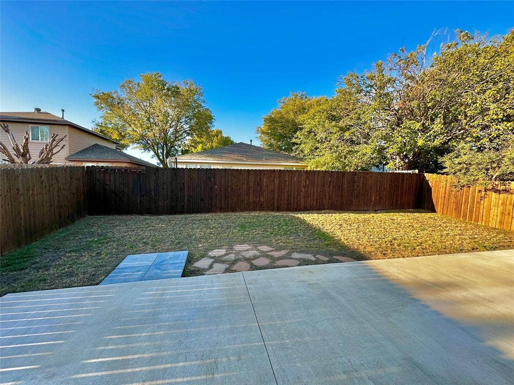 1012 Triple Crown Drive, Fort Worth, TX 76179