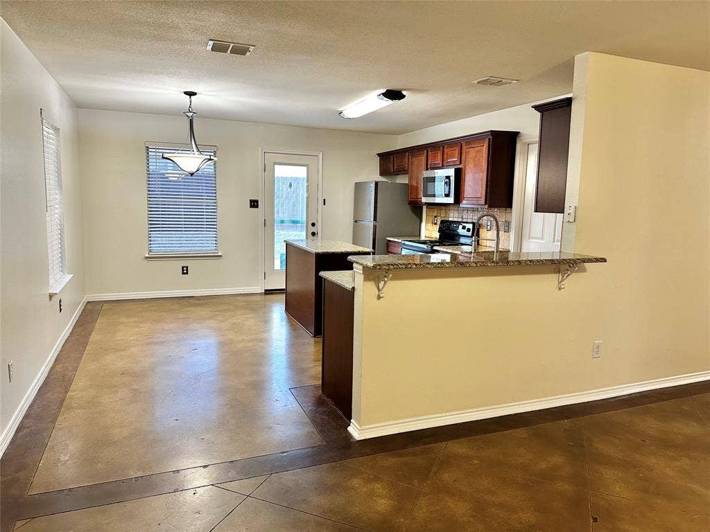 1012 Triple Crown Drive, Fort Worth, TX 76179